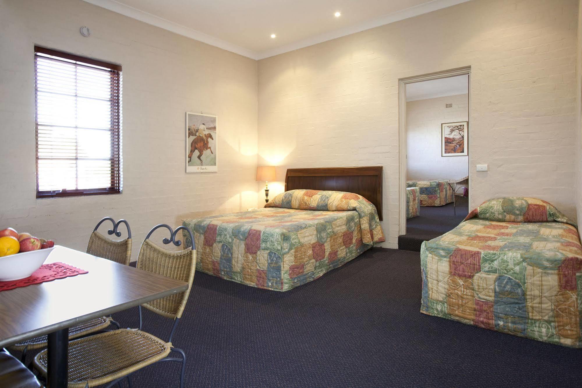 Seaton Arms Motor Inn Albury Exterior photo